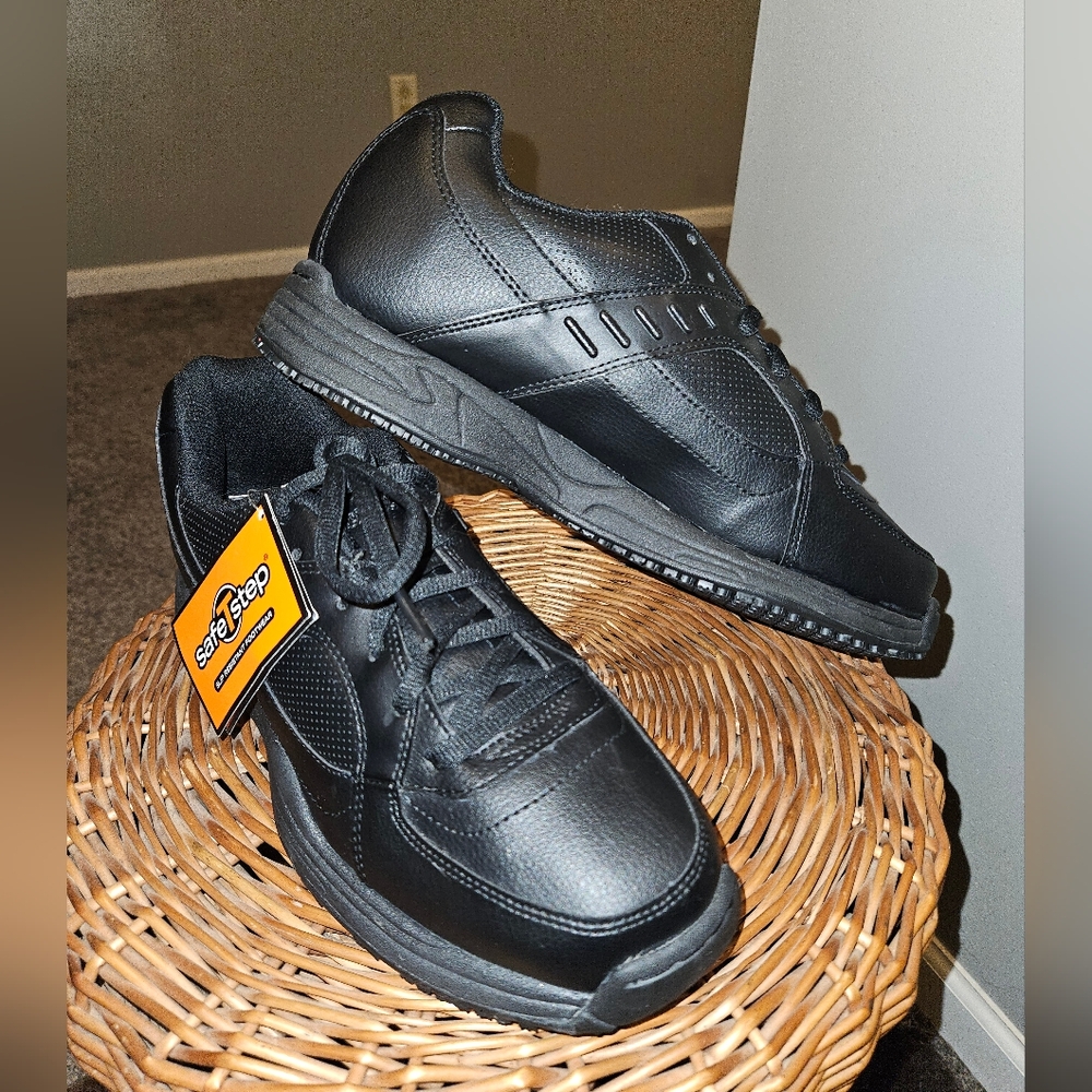 Safe T step Comfort Work Shoes Black Slip Resistant Men's Sz. 9 Wide Lace-Up